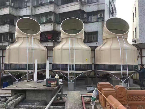 方型冷卻塔容易在使用當(dāng)中受到腐蝕損傷嗎？ 　,方型冷卻塔圖片